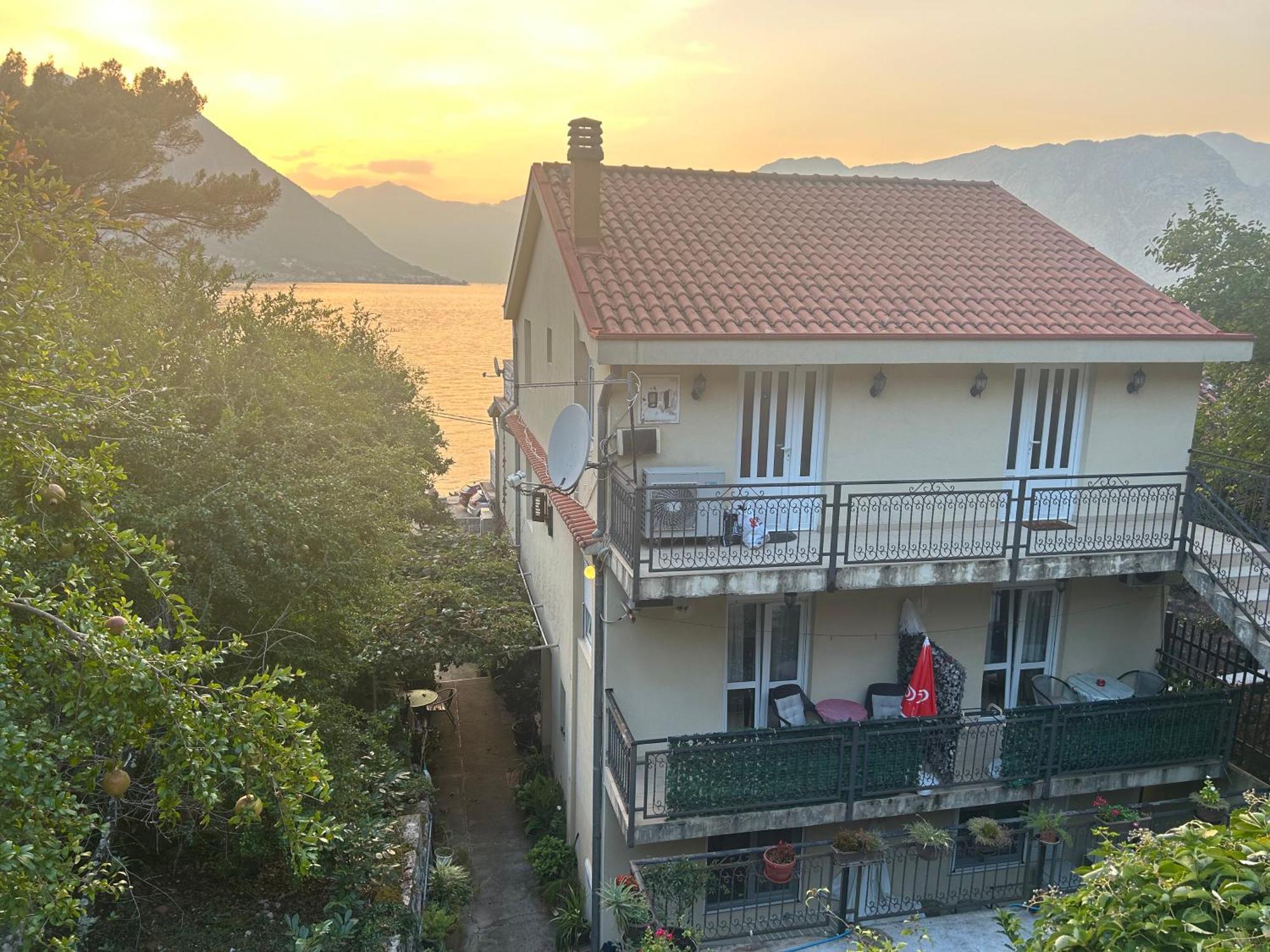 Studio On The Coast, With A View Of The Sunrise,Free We-Fi Kotor Exteriör bild